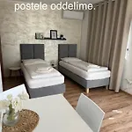 Quarto em Acomodações Particulares Zelený Dom