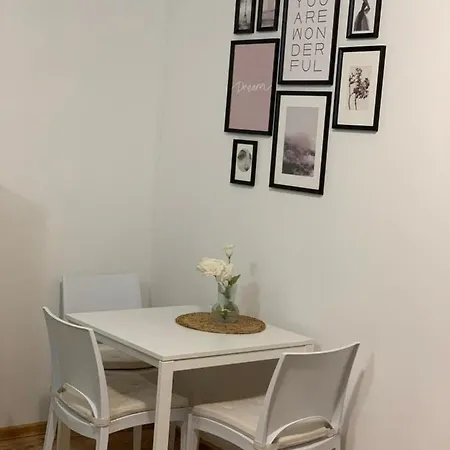 Zeleny Dom 홈스테이 Podhájska