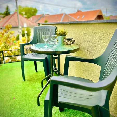 Zeleny Dom * Podhájska